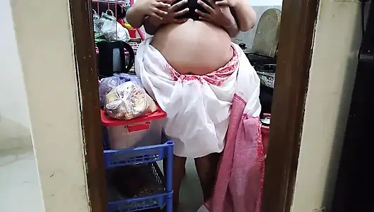 Pembantu India disetubuhi oleh pemiliknya saat memasak di dapur