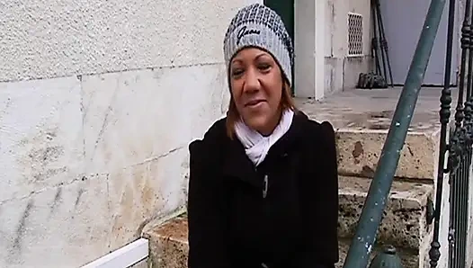 Чернокожая с большой попкой из Франции знает, как заставить большой член кончить