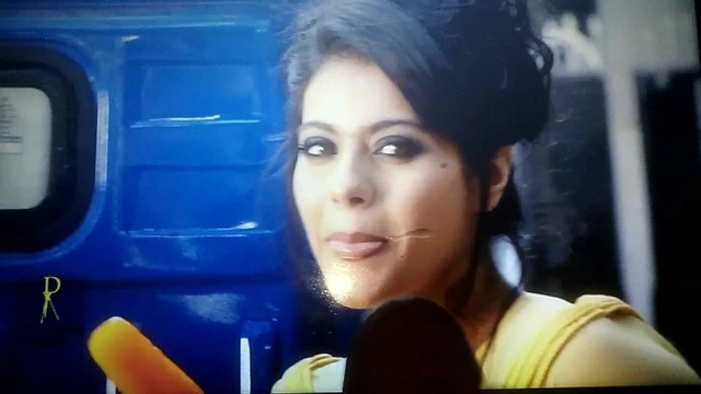 #kajol sucking ice cream