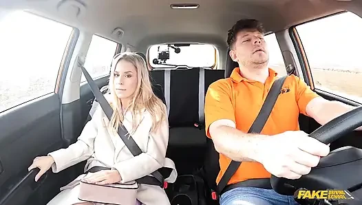 Fake driving school - straßenrage, gefolgt von grobem fick, glückliche bee kann nicht auf eine gesichtsbesamung warten