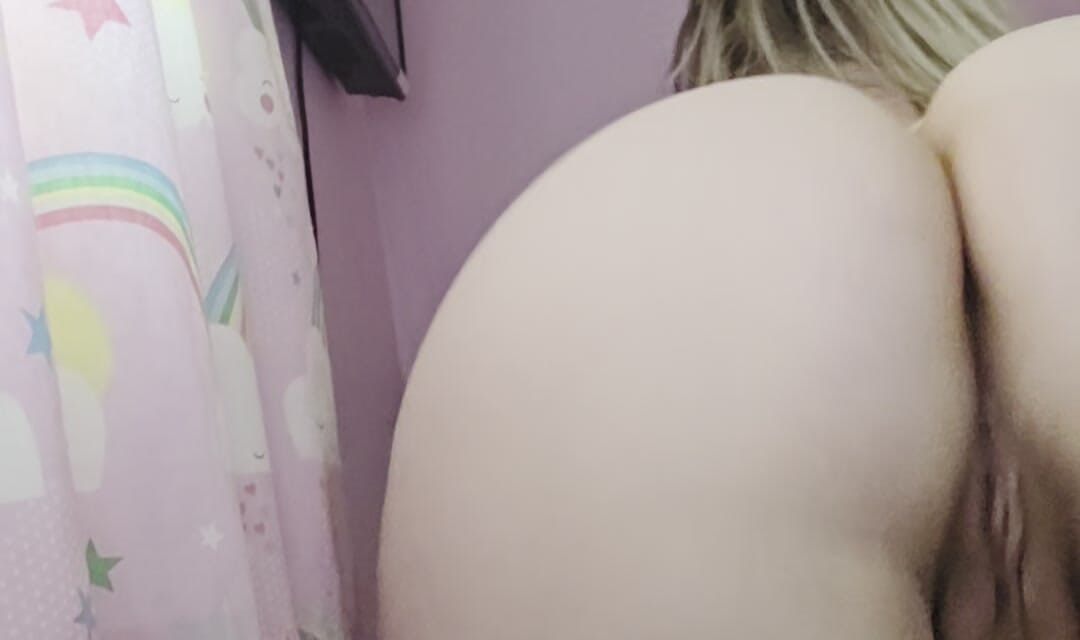 Arse twerking