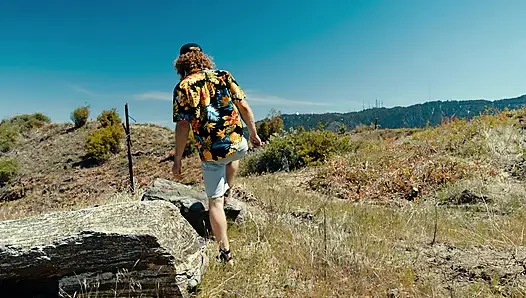 Auf einem Berg gefistet, für die Welt zu sehen
