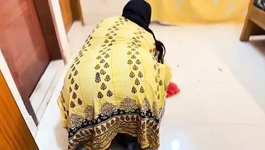 Pernikahan Al'ab Dhat Almuakhrat Alkabirat Walshawniat Ealiqat Taht Alsarir Walan Turid Mumarasat Aljins