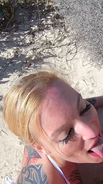 POV-BLOWJOB OUTDOOR HOLIDAY CUM SWALLOW | Clip 1