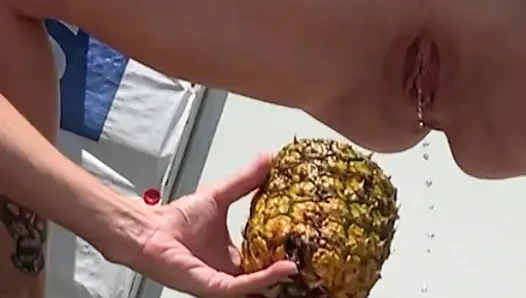 19yo boy drinks her pee from pineapple