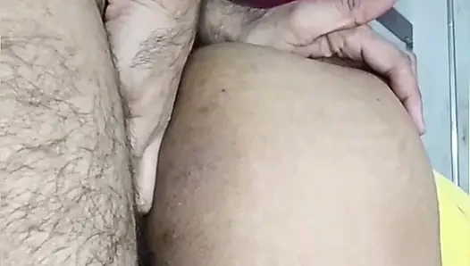 Bugün ilk kez götten sikiliyor tam arazi götten domaltarak sikiliyor Hintçe ses