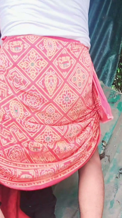 Best Indian Bangali Village bhabhi fucking outdoor forest by devar | Clip 1