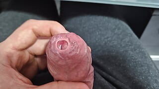 Oskuren tight phimosis kuk förcum retas för förhudsälskare med spermasprut