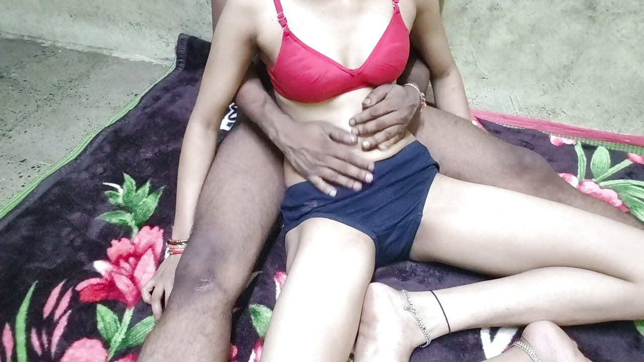 Cute girl ka chuchiya miss kar chut me chudai kiye hindi Indian cute girl hard fucking