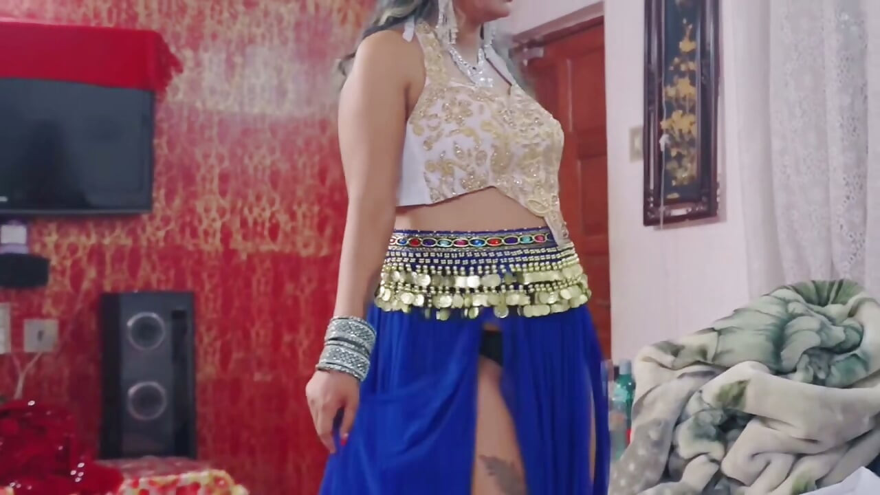 Police wali ne mota land dekh kr sotele bhai ka hath banda aur khub chudi