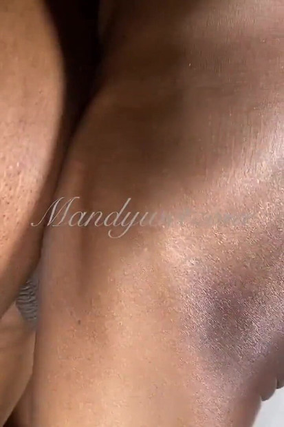 Meri bhabhi mere lnd par nahin ja sakti