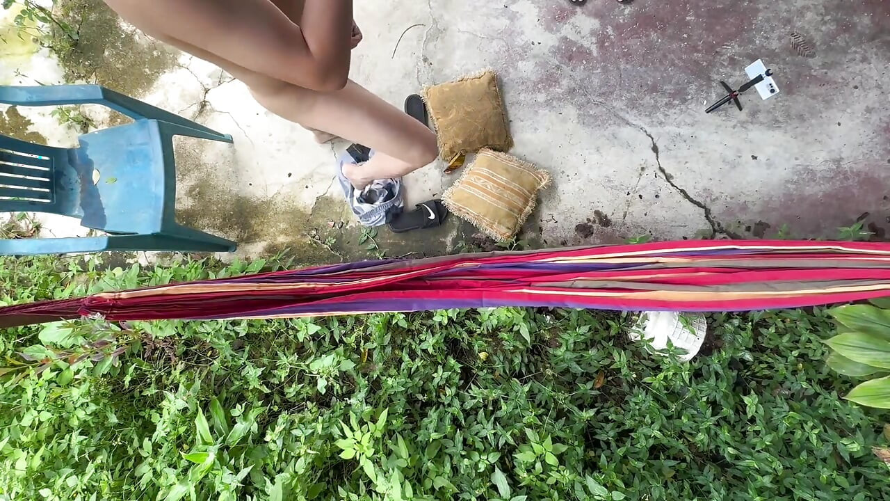 Eu și fratele meu vitreg am văzut un videoclip cu futaiul ei delicios; De asemenea, o ia în cur foarte bine.