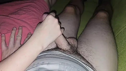 Istriku yang sange lagi asik mainin kontol besarku dan nyepong kontolku