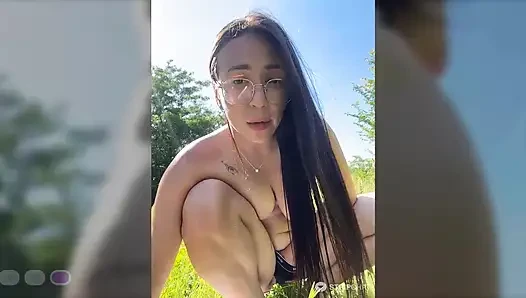 Elegante privatsession mit natürlichem charme
