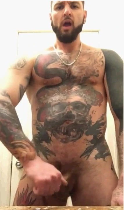 MUSCLE STUD WITH AWESOME TATTOOS  WANK AND TASTES CUM