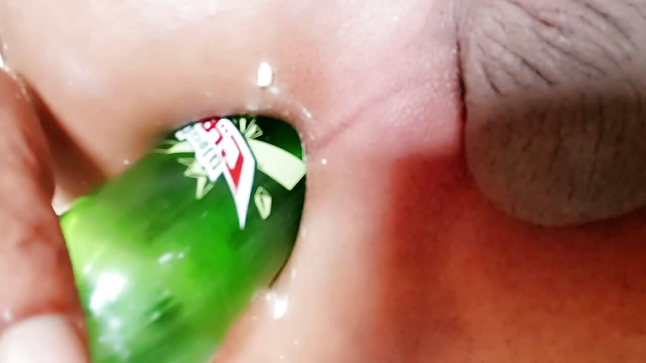 Pissing Imran Pakistani