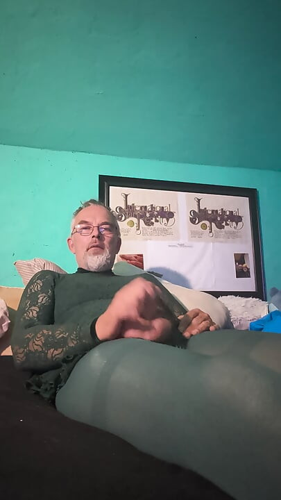 Green Figure Skating Masturbation