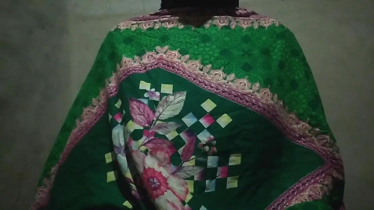Massage du corps d’une femme mariée.  Presse boab brutale