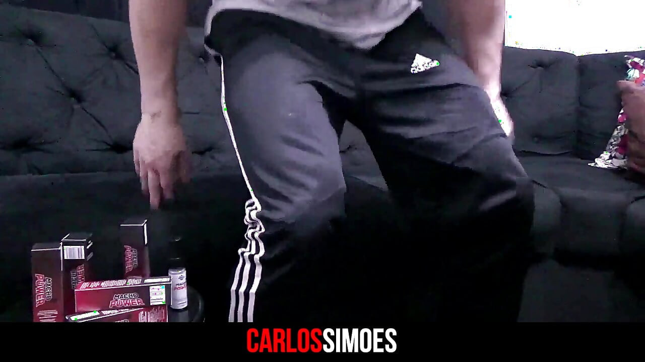 Me invitó a su casa y me dijo que quería ver una película.