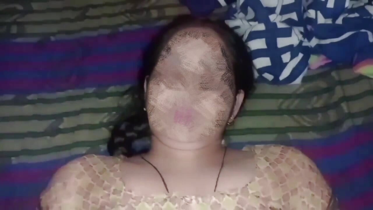 Ινδό κορίτσι γαμήθηκε από τον φίλο της όταν ήταν μόνη στην κρεβατοκάμαρά της