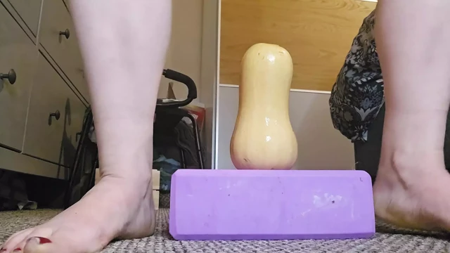 Pussy Stretching