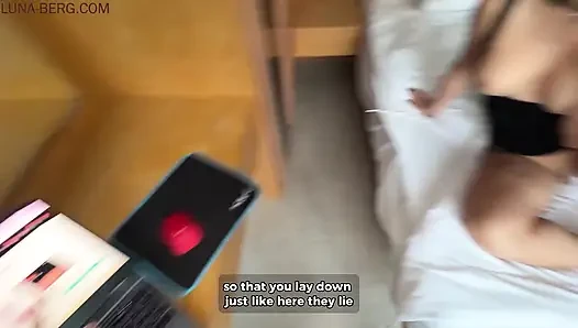 Cowok perawan ini membandingkan memek aslinya dengan boneka seks untuk pertama kalinya