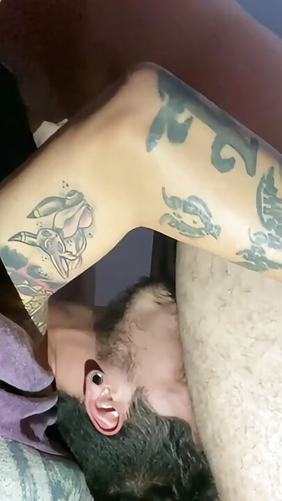 Gay garganta profunda y áspera facial