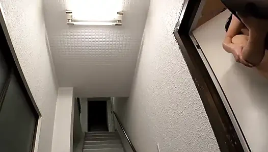 Доминирующая красотка учит своего партнера сверху, ее ночь поднимается в интенсивном ритме