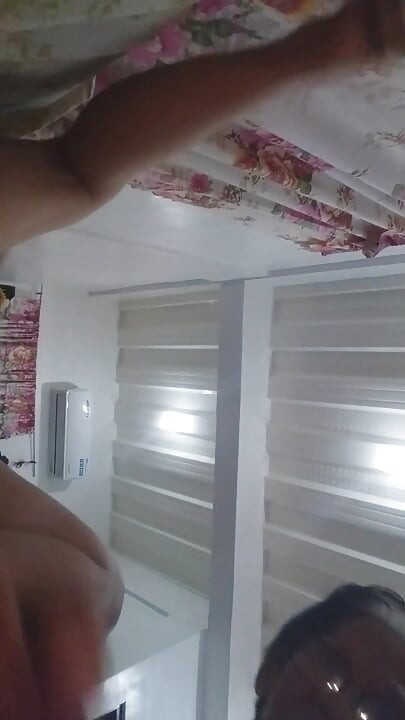 我老婆求我，求我操她濕透的屄