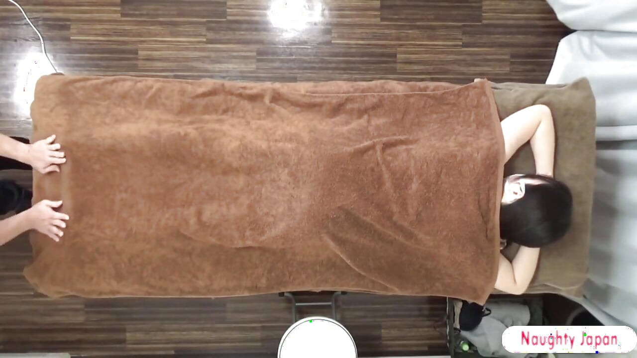 Smooth Pale-skinned Office Lady Visits for First Time, Refined Beauty and Special Treatment Set the Mood 1st