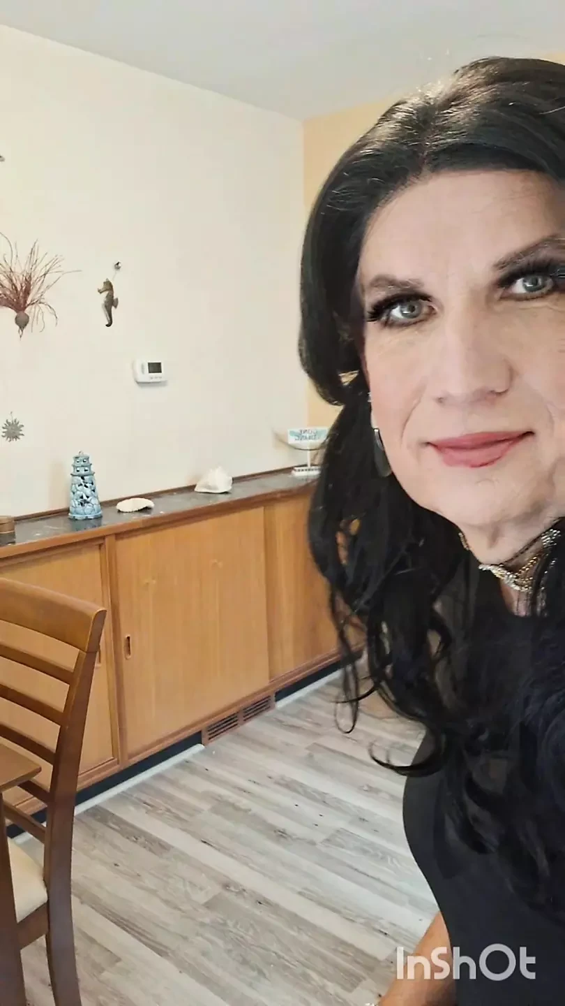 Loszka dziwka Jenni bawi się ze sobą