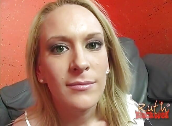 Ruth Blackwell แชร์ควยใหญ่ผิวดํากับ Marsha Lord ฮังการี