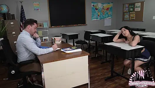 Gadis nakal dihukum sama gurunya yang hot