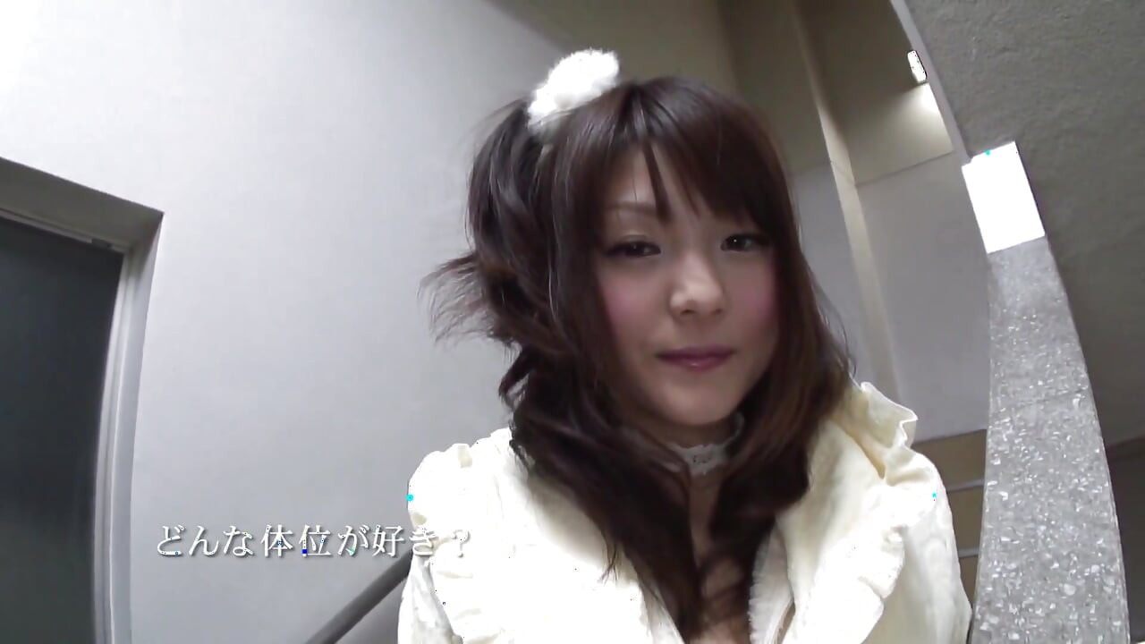 Adorable Japanese hottie enjoys playing with her hairy snatch