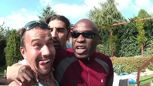 Wilde Pool-party-orgie Mit Blondinen, Die Große Schwänze Lutschen