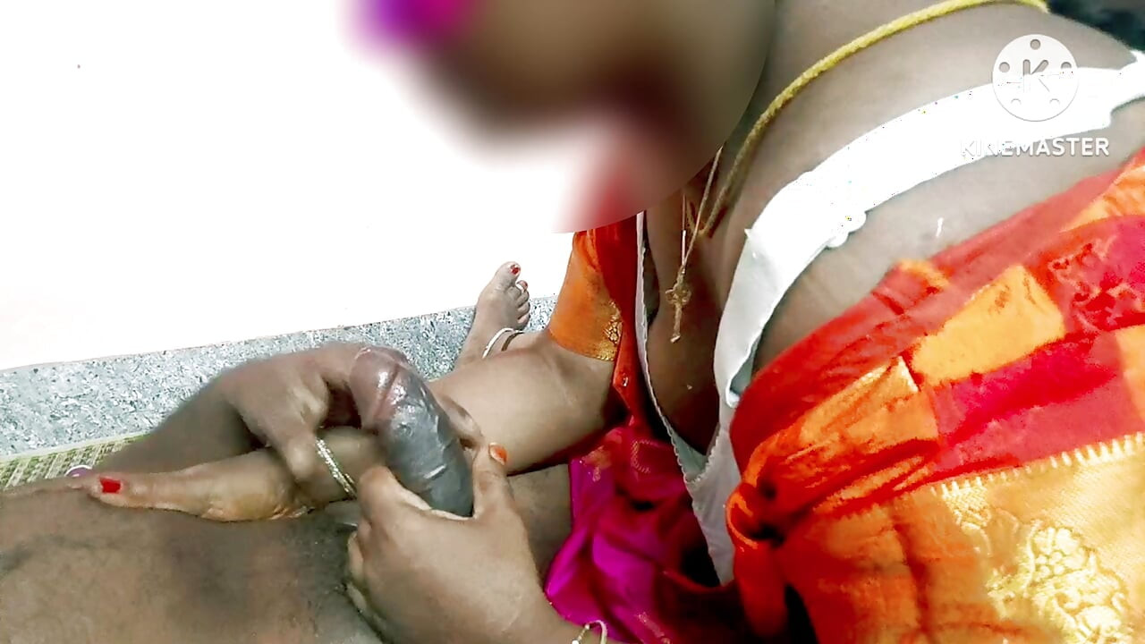 A háziasszony tetszik a levelezésnek, és hagyja, hogy megbassza mostohafia késedelmes tandíját.- tamil tiszta hang nyögéssel