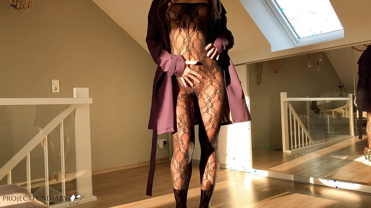 Catsuit trenchcoat slyna strippar