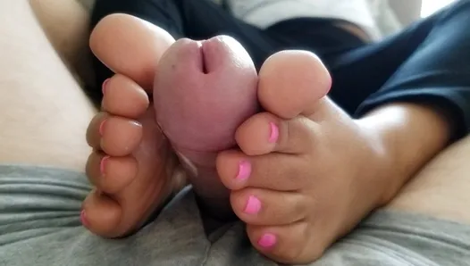 teeteefootjobs - HOT PINK ebony toes warm up footjob MILF