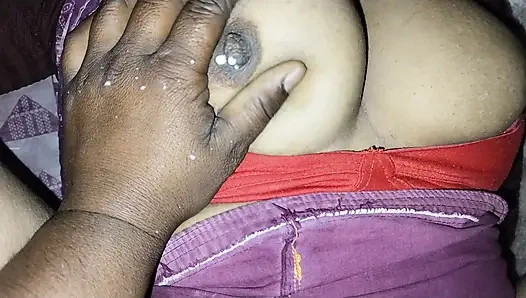 Adik tiri mengguncang kontol abang tirinya dan ngentot memeknya habis-habisan