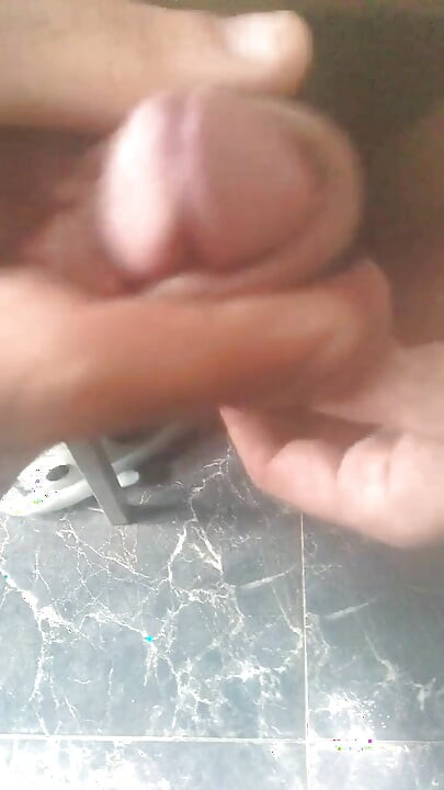 Penis Dan Telur Saya Dalam Close-Up Dengan Mainan Seks Anal Dan Cincin
