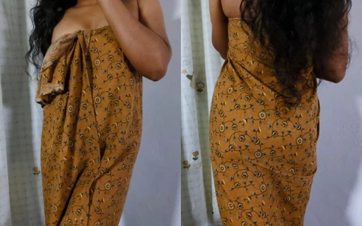 Sebelum mandi - adik tiri yang cantik - hardcore - crot di memek - orgasme muncrat banyak banget