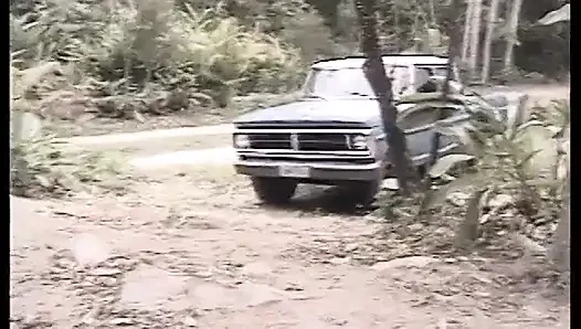 Pasangan Brasil ngentot di hutan