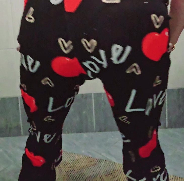 Tea sissypussy transgirl dancing,looking for alpha males