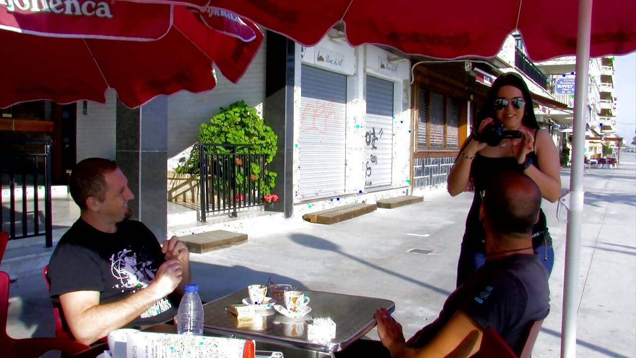 Βυζαρού γκόμενα γαμιέται με έναν όμορφο γαμιά