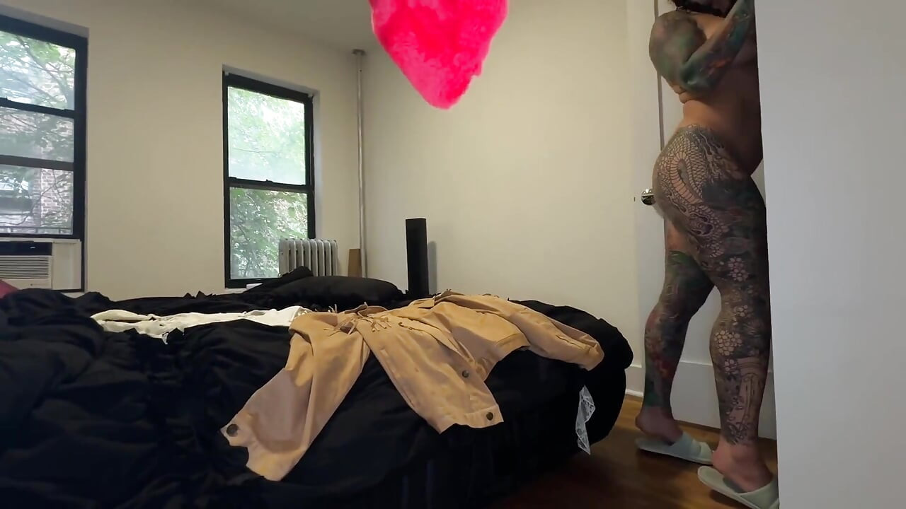 Bianca Bailee Tungen knepper hans røv og tigger om creampie