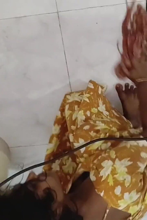 Horny Desi Babe Back Pain Massage Turns Into Passionate Blowjob & Cumshot on Tits