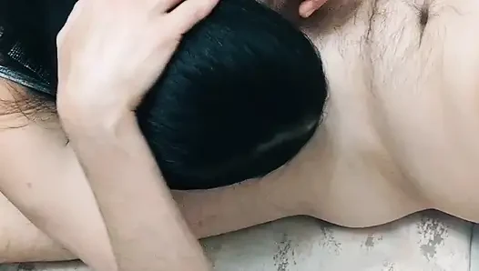 Настоящая худенькая жена с натуральными сиськами