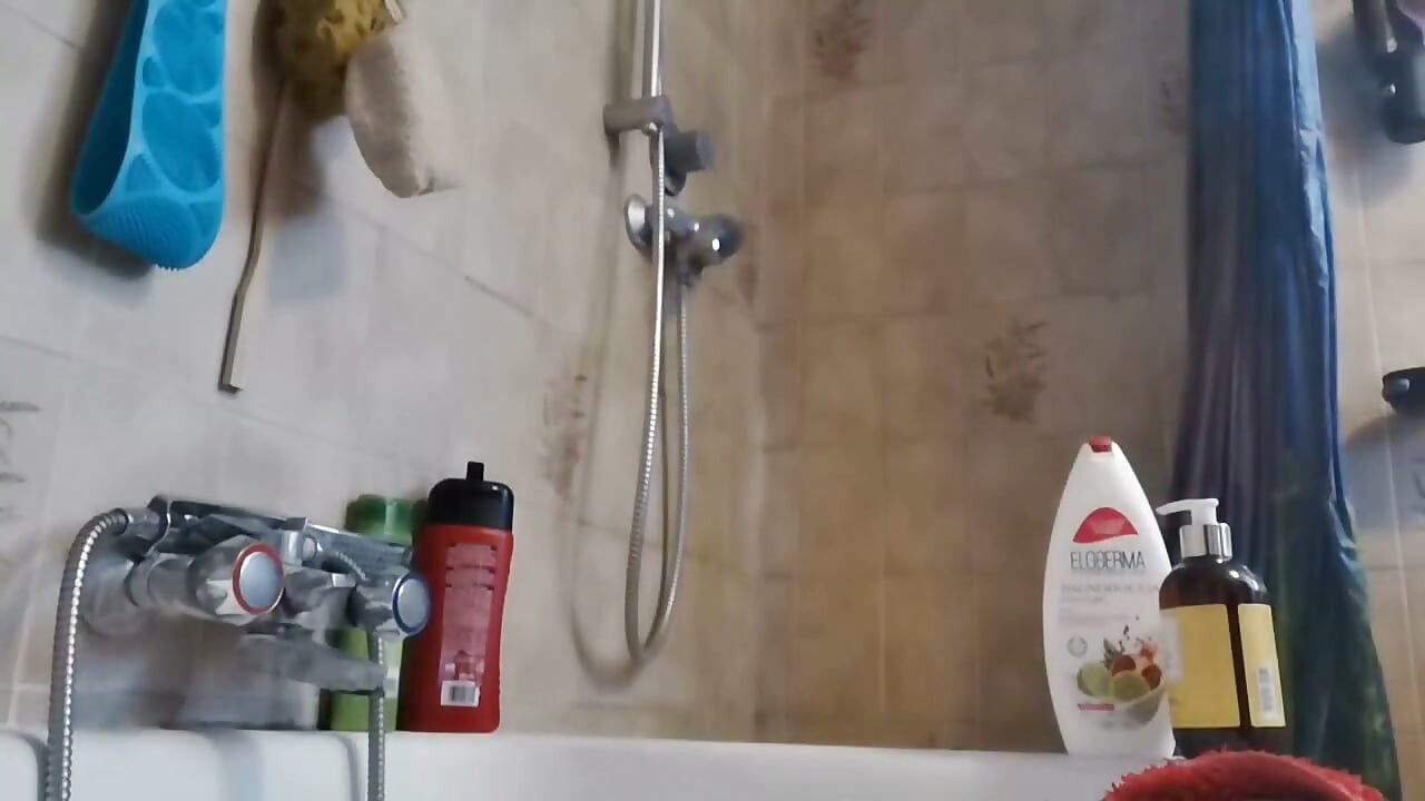Shower Ritual Warm Water, Lather & Glistening Skin Pee and Farts