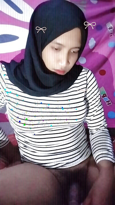 Hijab Is A Beautiful Girl Who Wants To Be Naked