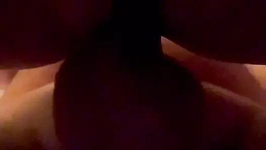 Fremder, den ich an der bar getroffen habe, isst meinen arsch und ist in mir fertig